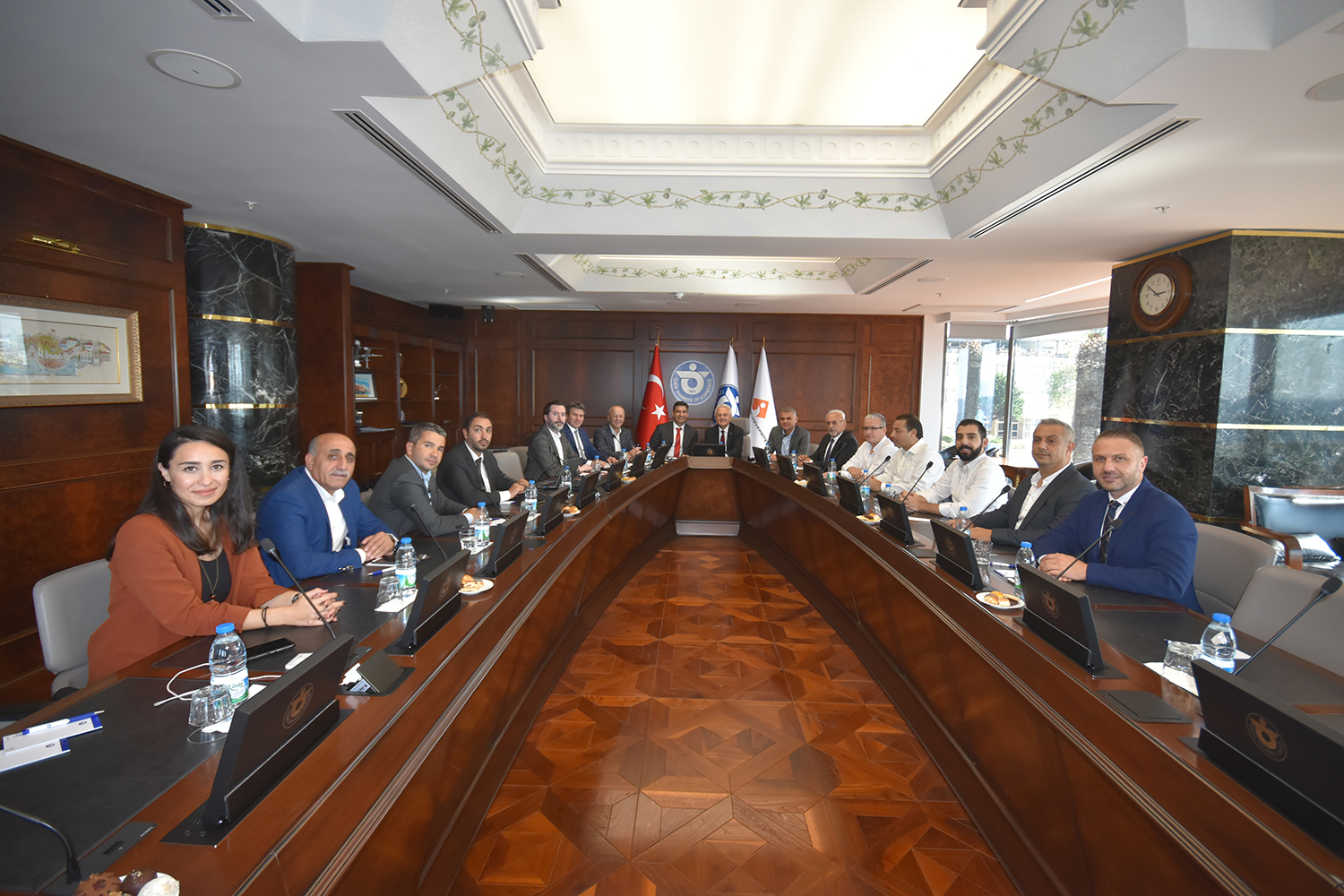 OSS Yönetimi İzmir Ticaret Odasını Ziyaret Etti
